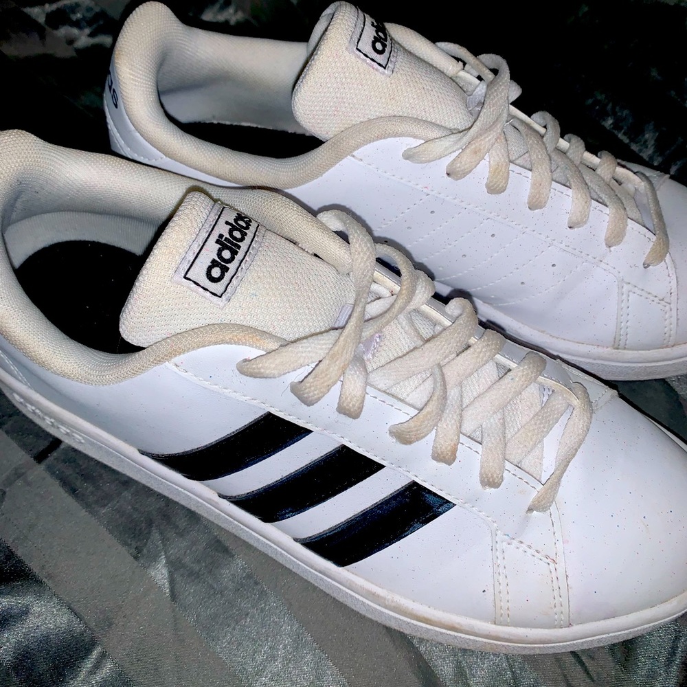ADIDAS SNEAKERS